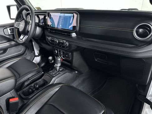 Used 2024 Jeep Wrangler Unlimited Sahara w/ Technology Group AWD/4WD image 30