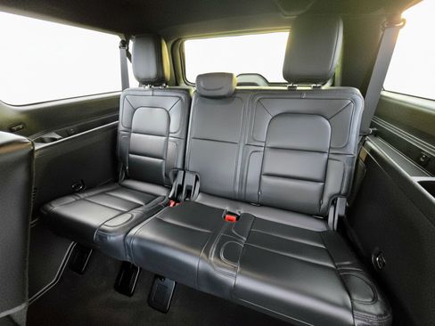 Used 2023 Lincoln Navigator L Reserve RWD image 16
