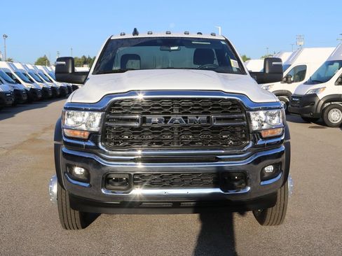 New 2024 RAM 5500 Tradesman image 15