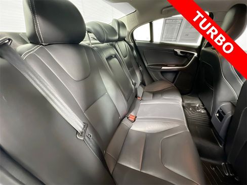 Used 2018 Volvo S60 T5 Dynamic w/ Vision Package image 27
