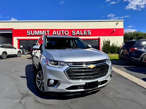 Used 2021 Chevrolet Traverse Premier image 2