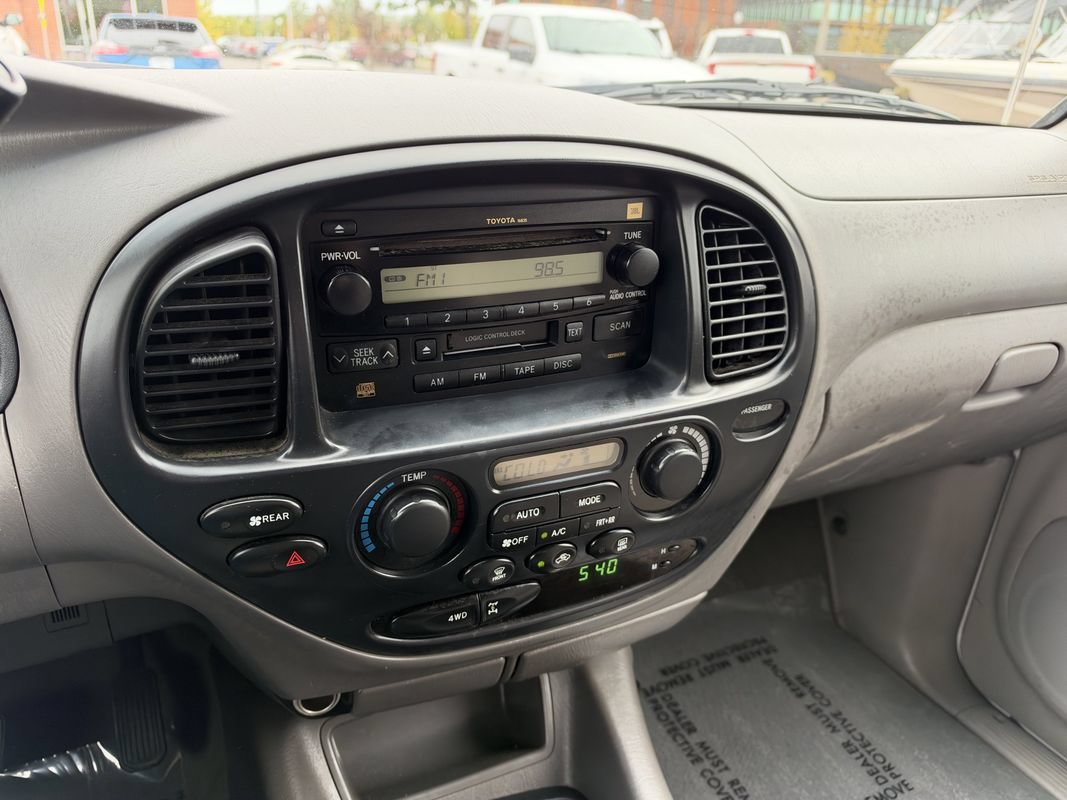 Used 2003 Toyota Sequoia SR5 AWD/4WD image 17