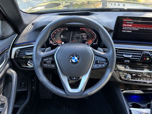 Certified 2023 BMW 530i xDrive w/ Premium Package image 18