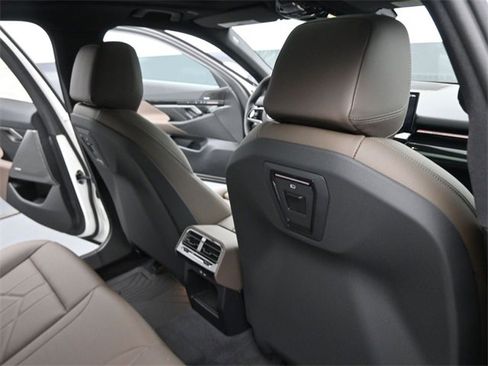 New 2026 BMW 530i w/ Premium Package image 27