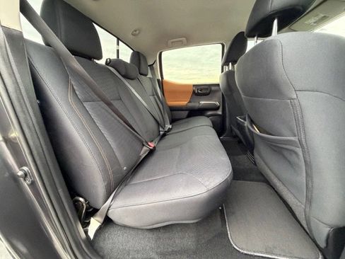 Used 2020 Toyota Tacoma SR5 image 9