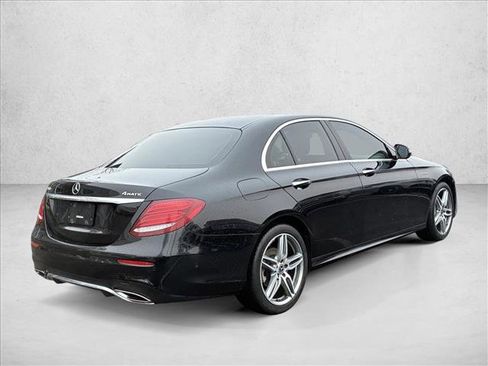 Certified 2018 Mercedes-Benz E 300 4MATIC image 5