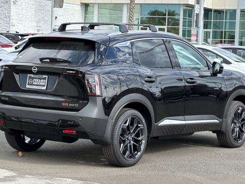 New 2026 Nissan Kicks SR w/ SR Premium Package image 4