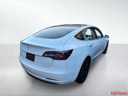 Used 2020 Tesla Model 3 Standard Range RWD image 4