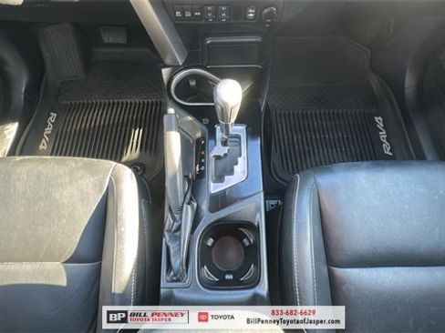 Used 2016 Toyota RAV4 Limited image 9
