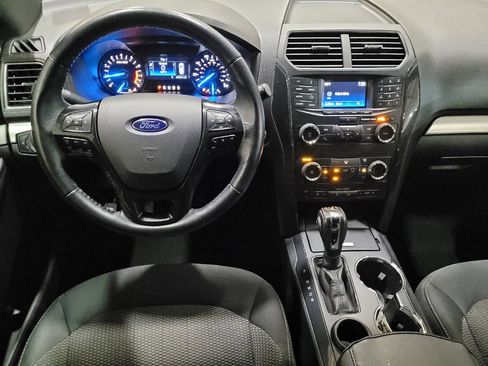 Used 2018 Ford Explorer XLT FWD image 22