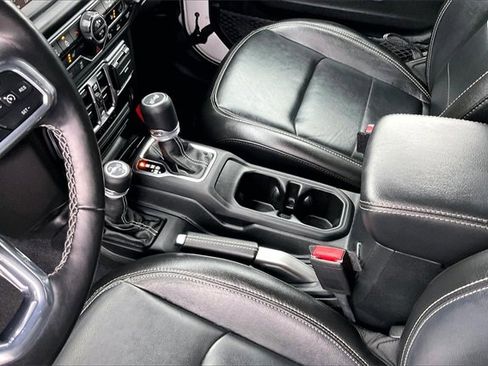 Used 2021 Jeep Wrangler Unlimited Sahara w/ Cold Weather Group image 17