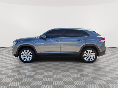 Used 2022 Volkswagen Atlas Cross Sport SE image 2
