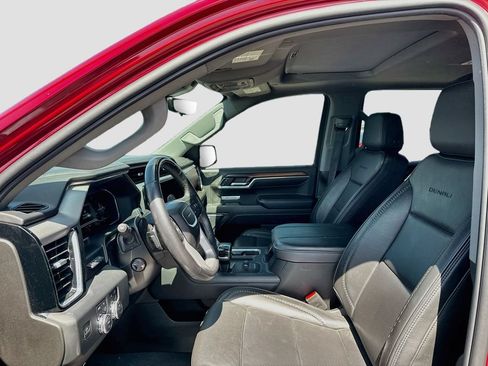 Used 2024 GMC Sierra 1500 Denali w/ Technology Package AWD/4WD image 11