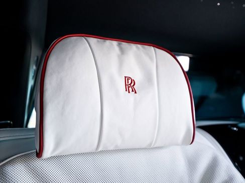 Used 2021 Rolls-Royce Cullinan Black Badge image 61