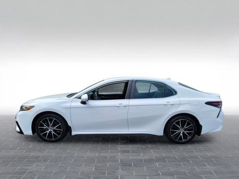 Used 2023 Toyota Camry SE w/ Blackout Package (TMS) FWD image 4