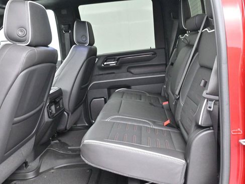 Used 2025 GMC Sierra 2500 AT4X image 30