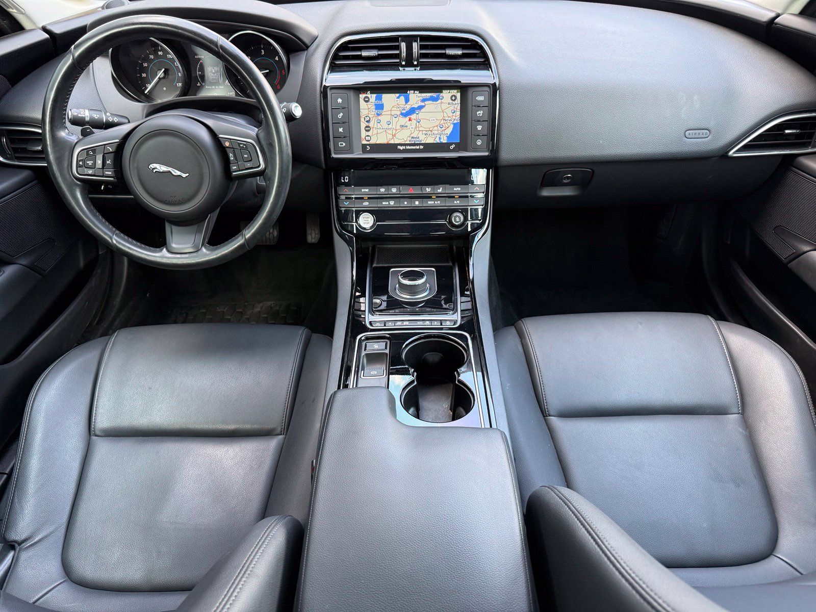 Used 2017 Jaguar XE Premium AWD/4WD image 2