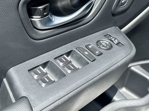 Used 2025 Honda Pilot EX-L image 17