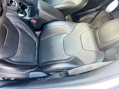 Used 2023 Jeep Cherokee Altitude Lux w/ Lux Elite Package image 19