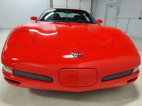 Used 2004 Chevrolet Corvette Z06 w/ Memory Package RWD image 3