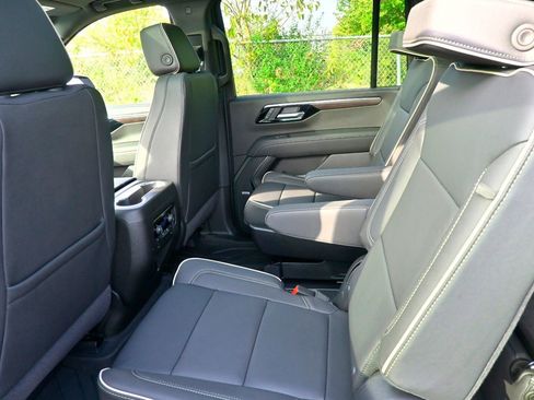 Used 2026 Chevrolet Suburban Premier w/ Sun And Tow Package image 29