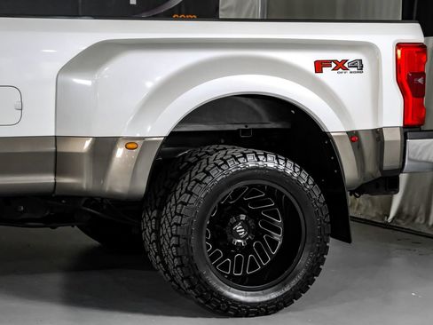 Used 2018 Ford F350 King Ranch w/ King Ranch Ultimate Package AWD/4WD image 13