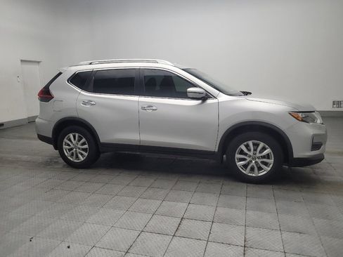 Used 2020 Nissan Rogue SV FWD image 11
