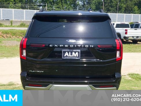 Used 2025 Ford Expedition Platinum AWD/4WD image 7