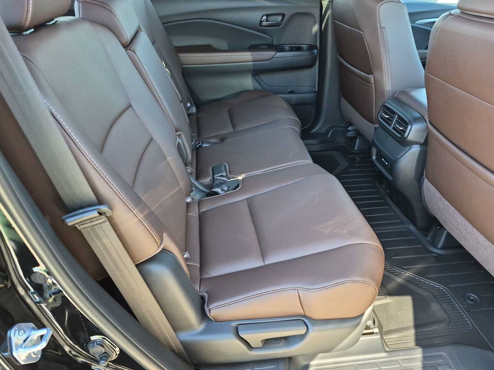 Certified 2025 Honda Passport EX-L image 21