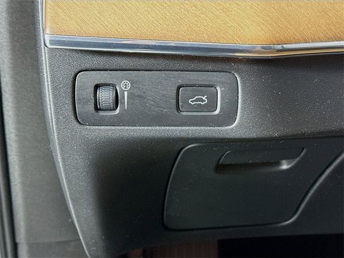 Used 2017 Volvo XC90 T6 Inscription w/ Vision Package image 11