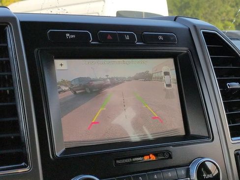 Used 2018 Ford Expedition XLT w/ Equipment Group 202A RWD image 21