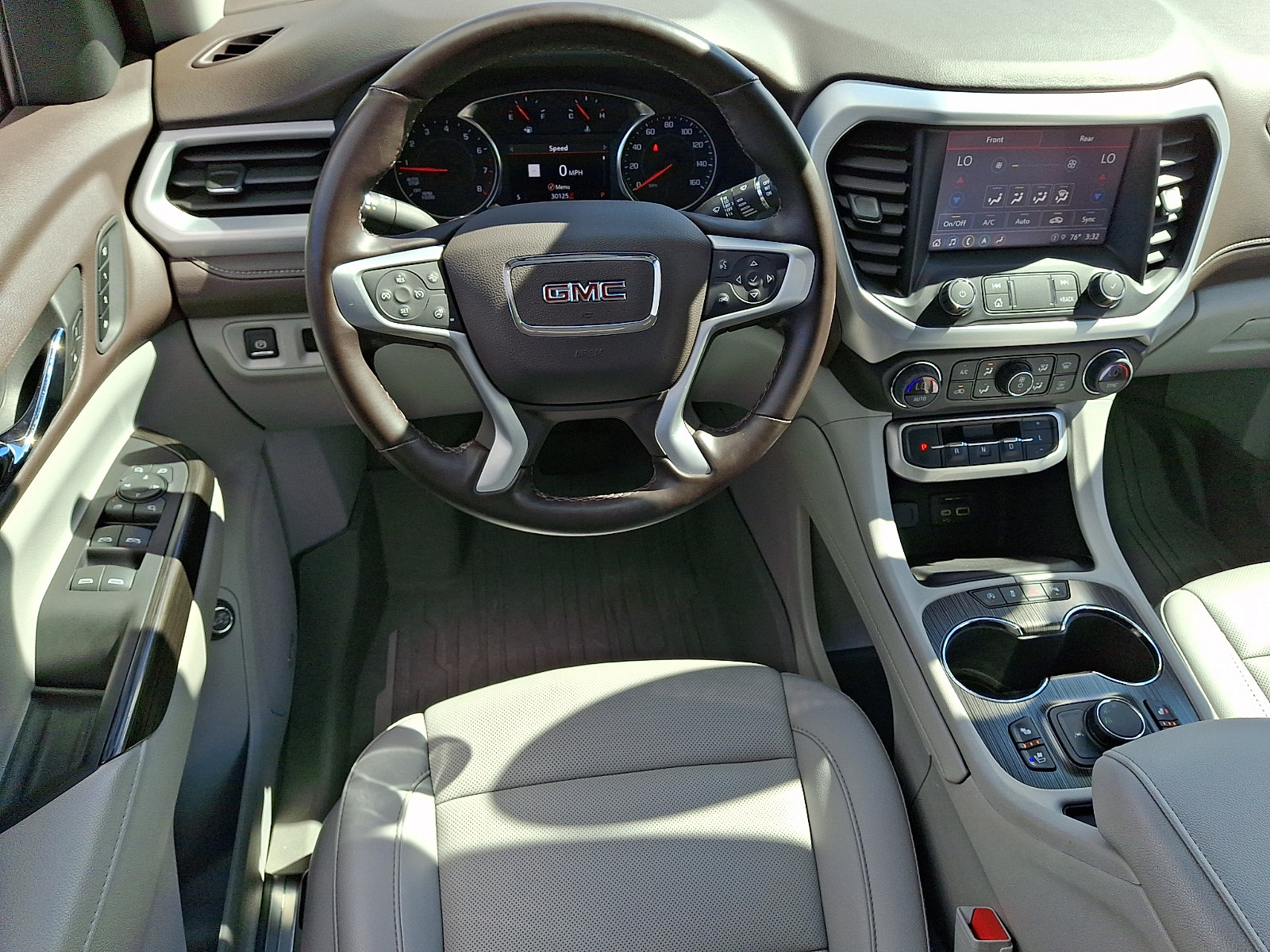 Certified 2023 GMC Acadia SLT w/ Preferred Package FWD image 12
