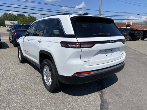 Certified 2023 Jeep Grand Cherokee Laredo w/ Luxury Tech Group I AWD/4WD image 7