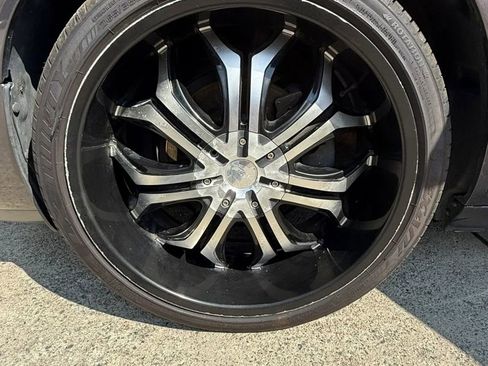 Used 2013 Dodge Challenger SXT image 17