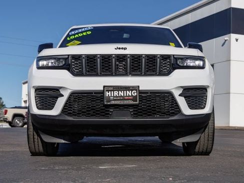 Used 2023 Jeep Grand Cherokee Altitude AWD/4WD image 33