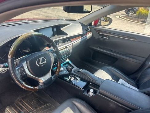 Used 2013 Lexus ES 350 w/ Luxury Pkg FWD image 29