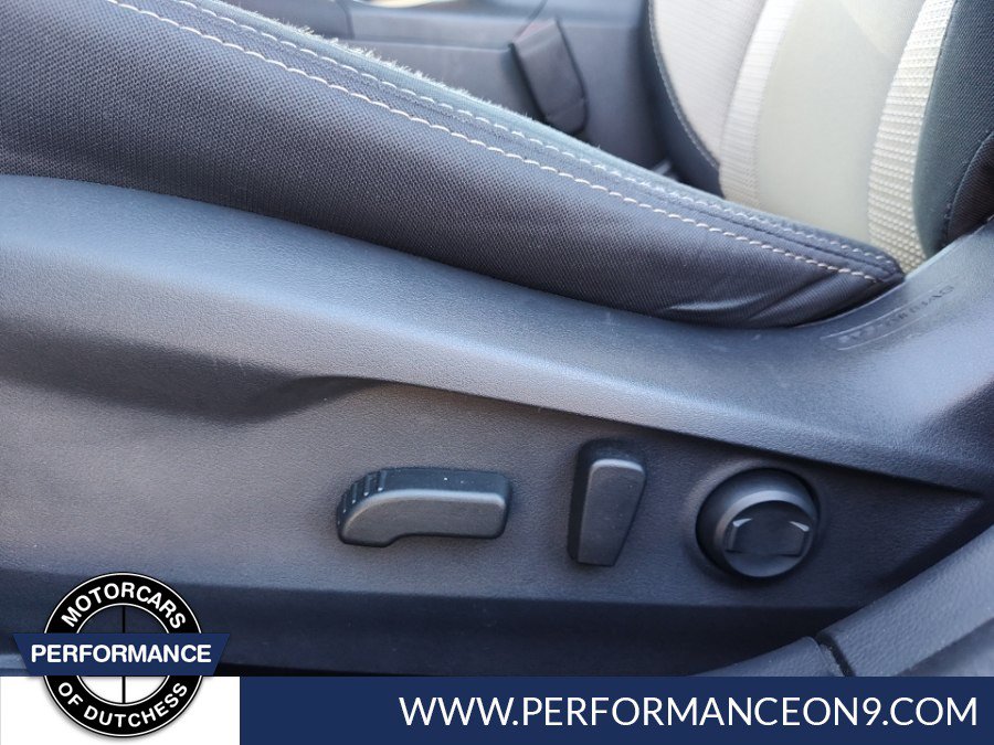 Used 2025 Subaru Outback Premium AWD/4WD image 11