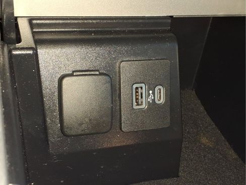 Certified 2023 Ford Explorer XLT w/ Equipment Group 202A image 21