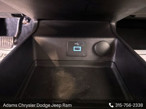 Used 2018 Ford Fusion SE FWD image 18