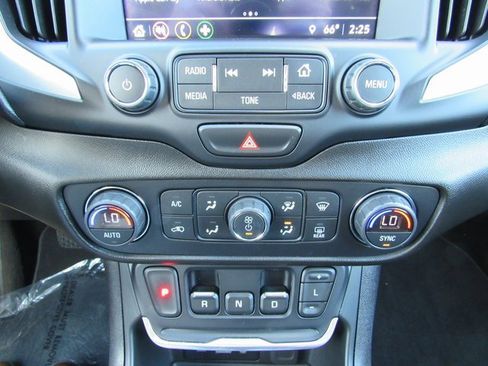 Used 2018 GMC Terrain SLT w/ Preferred Package image 18