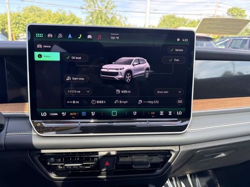 Certified 2025 Volkswagen Tiguan SEL R-Line AWD/4WD image 25