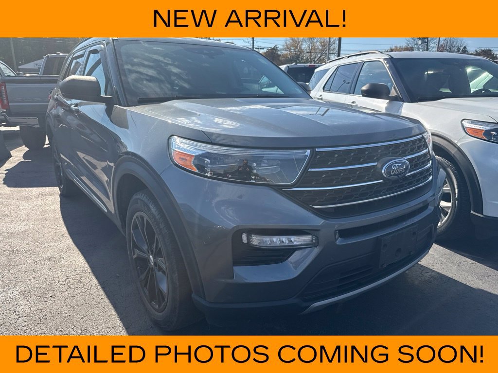 Used 2023 Ford Explorer XLT w/ Equipment Group 202A AWD/4WD image 2