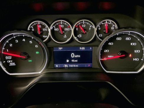 Used 2021 Chevrolet Suburban LT w/ Luxury Package RWD image 23