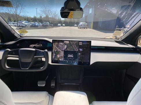 Used 2022 Tesla Model X Plaid image 22