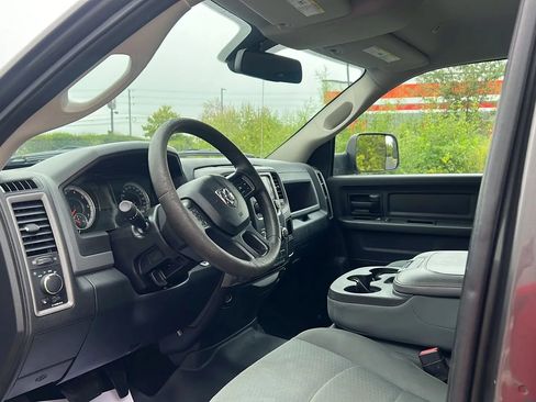 Used 2017 RAM 2500 Tradesman w/ Chrome Appearance Group AWD/4WD image 11