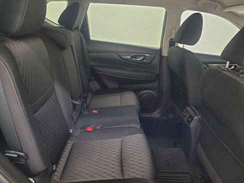 Used 2017 Nissan Rogue SV FWD image 19