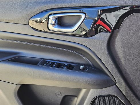 New 2026 Jeep Compass Latitude image 24