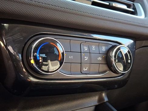 Used 2024 Chevrolet TrailBlazer LT FWD image 15