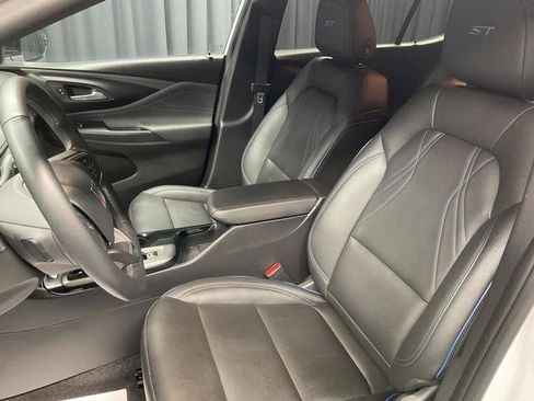 Used 2024 Buick Envista Sport Touring image 21