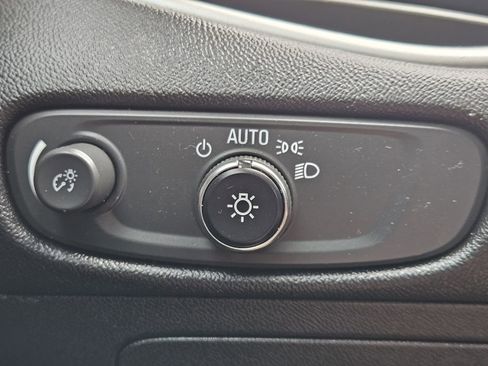 Used 2022 Chevrolet Malibu LT FWD image 18